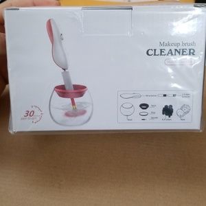 Makeup brush cleaner